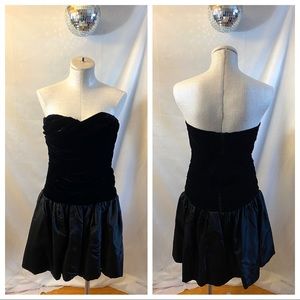 Vintage Moda Int’l Velvet Ruched Bubble Prom Dress